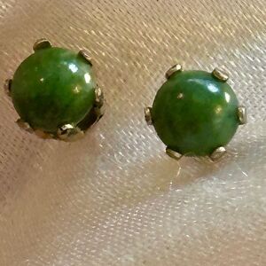 Vintage Jade Look Green & Gold Stud Earrings